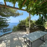 Charming Seafront Stay At Villa Mara